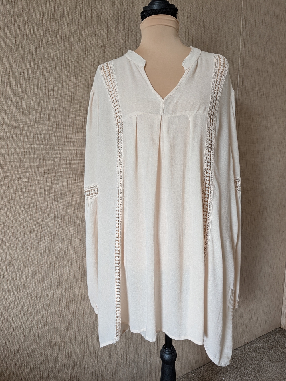 Cream Flowy Crochet-Trim Boho Tunic Top With Bell Sleeves Plus Size